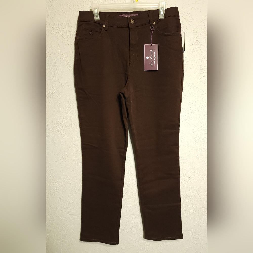 Gloria Vanderbilt Women's Amanda Jean Tapered Leg Classic Fit. Size 12. NWT.